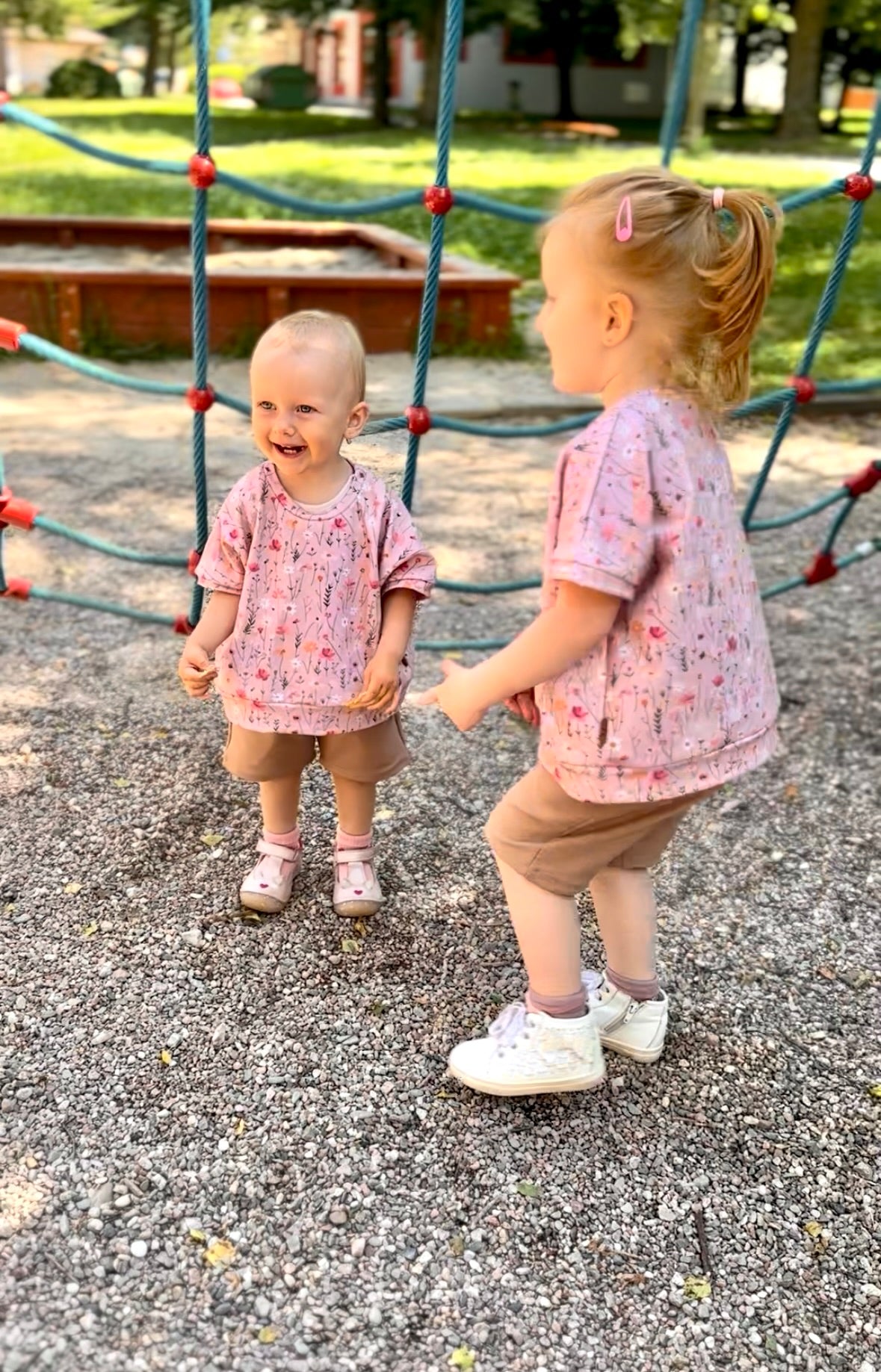 Crop-triko "SummerVibe" Růžová kvítka