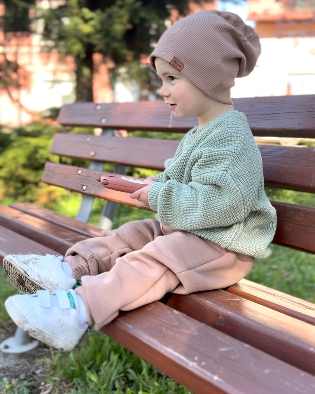 Zvýhodněný set čepička s nákrčníkem Latte
