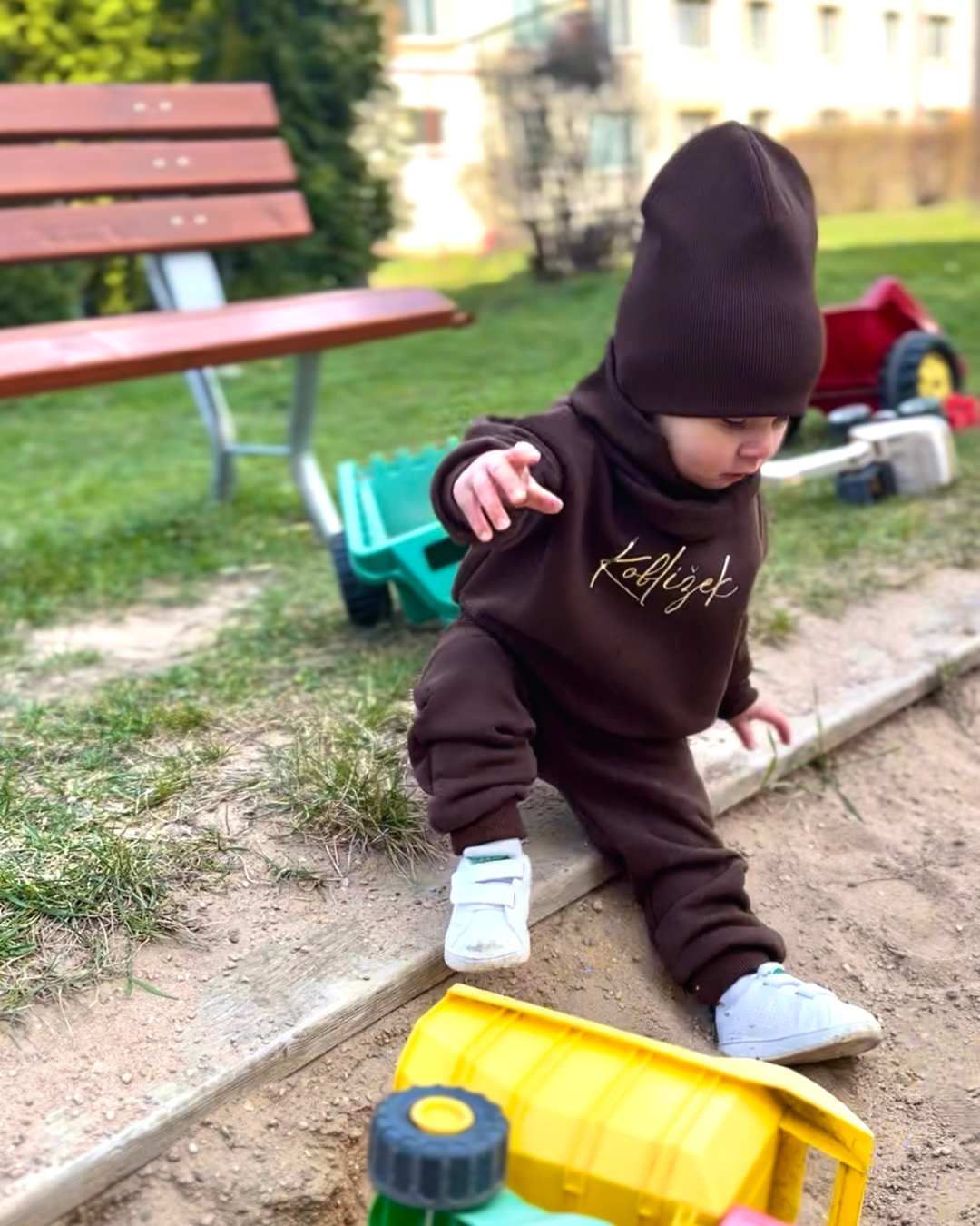 Čepička "Beanie" Čokoláda