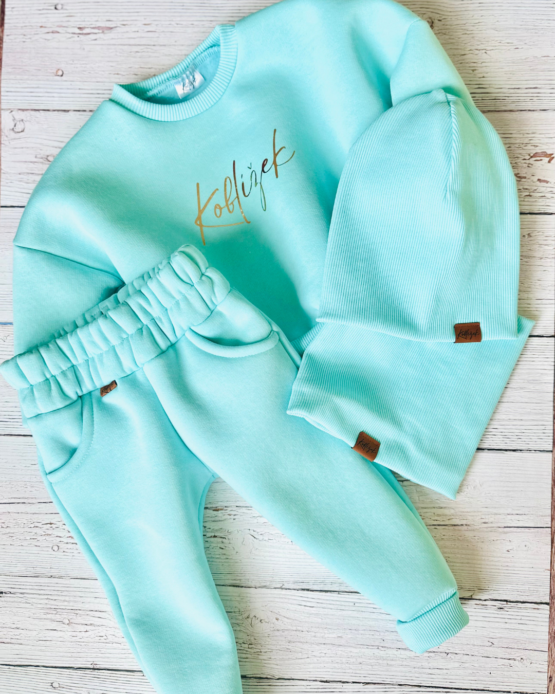 Dvouvrstvý nákrčník Azurit