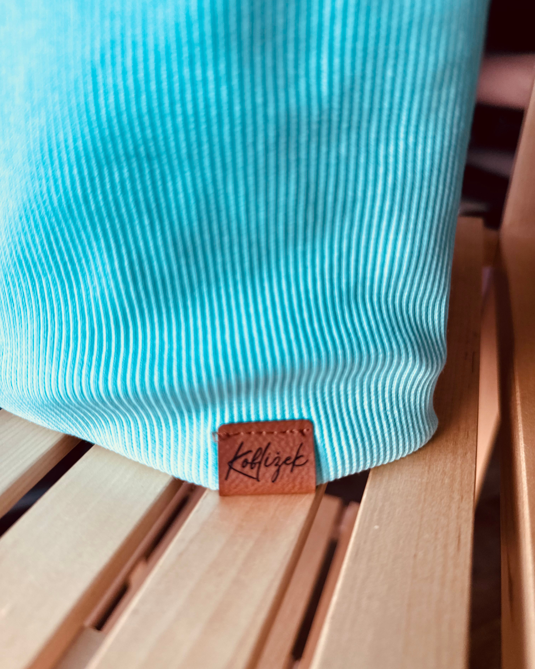 Dvouvrstvý nákrčník Azurit