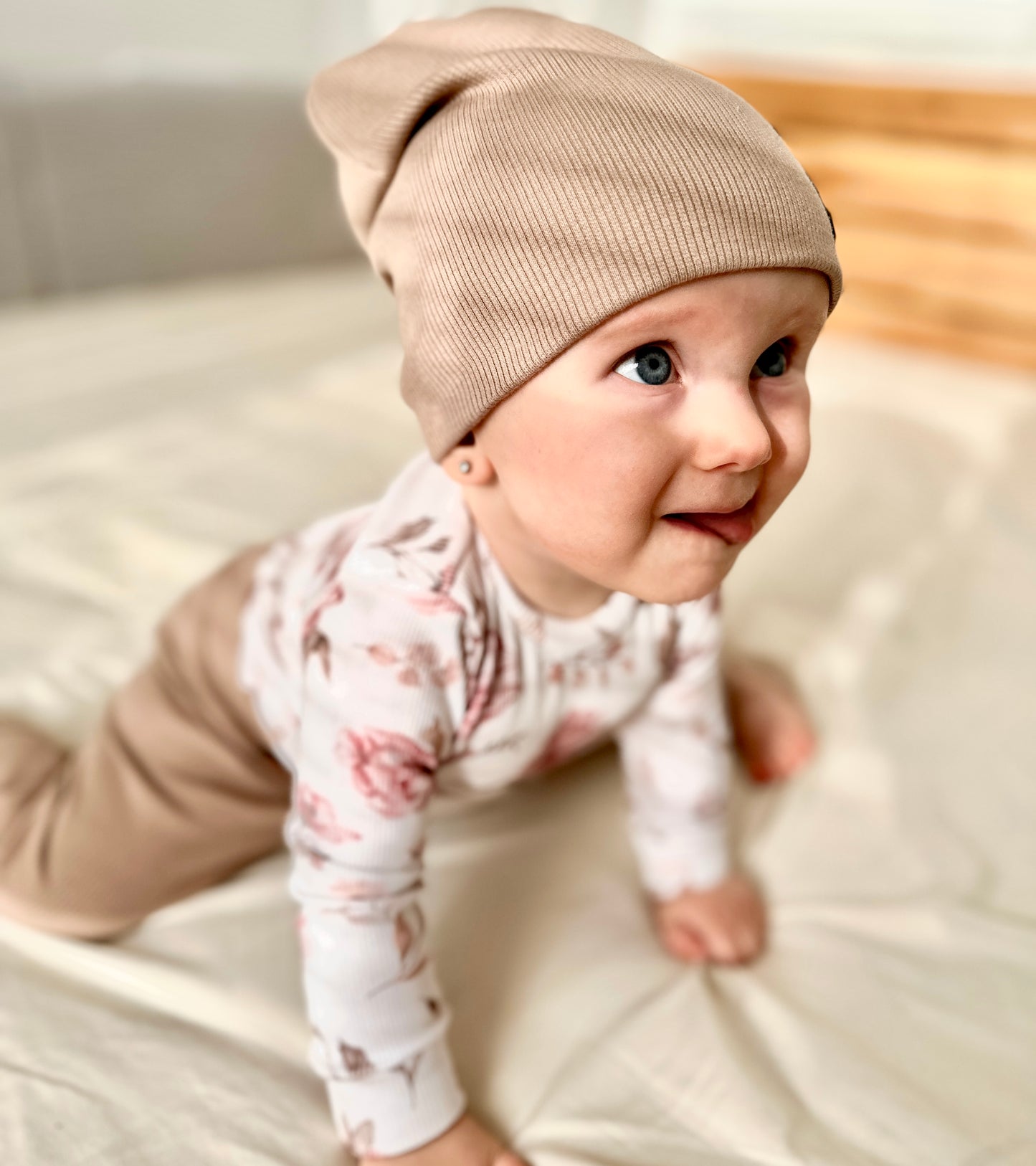 Čepička "Beanie" Zajda Tmavě béžová