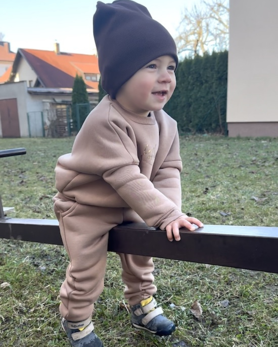 Čepička "Beanie" Čokoláda