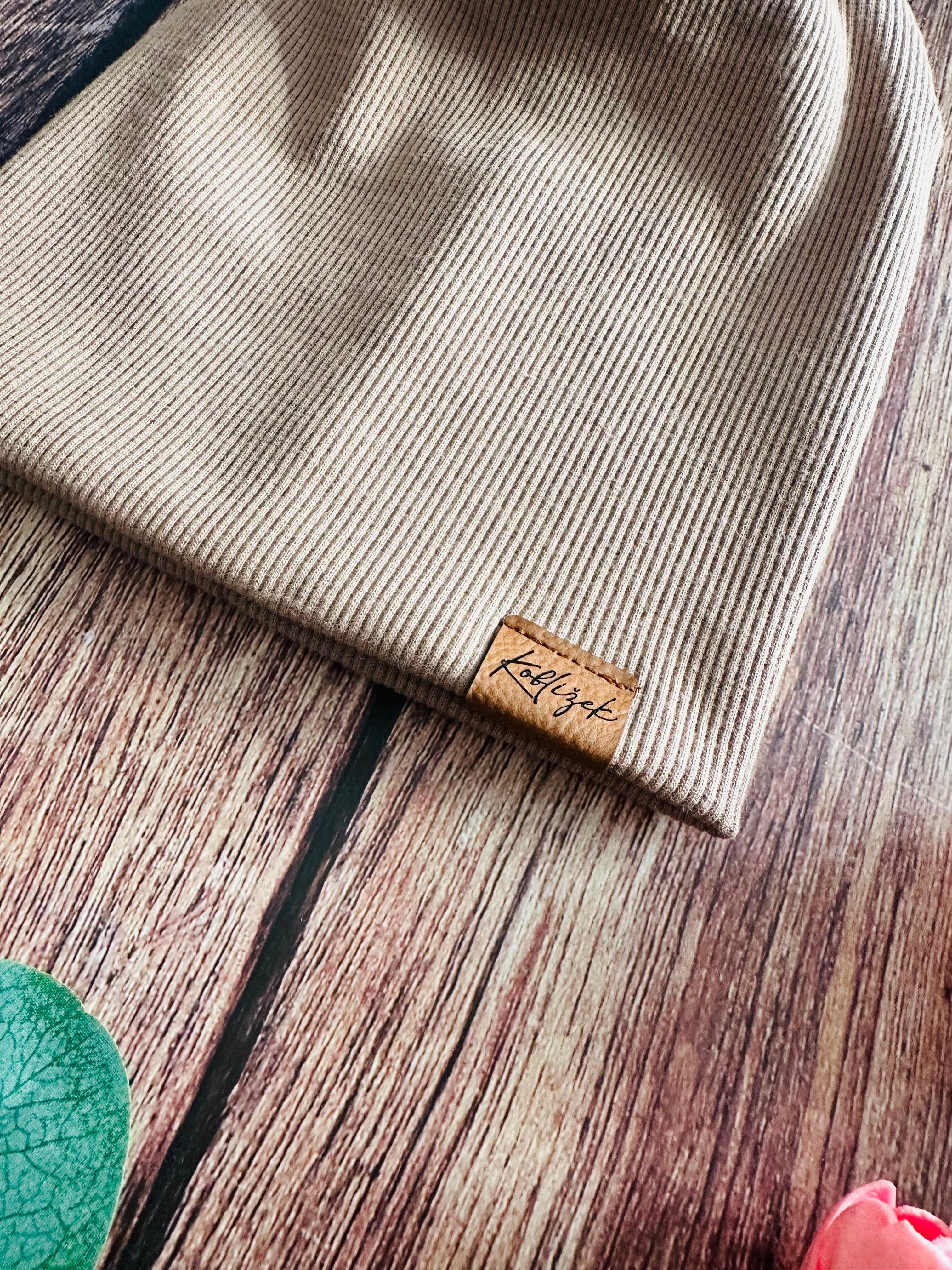 Dvouvrstvý nákrčník Latte