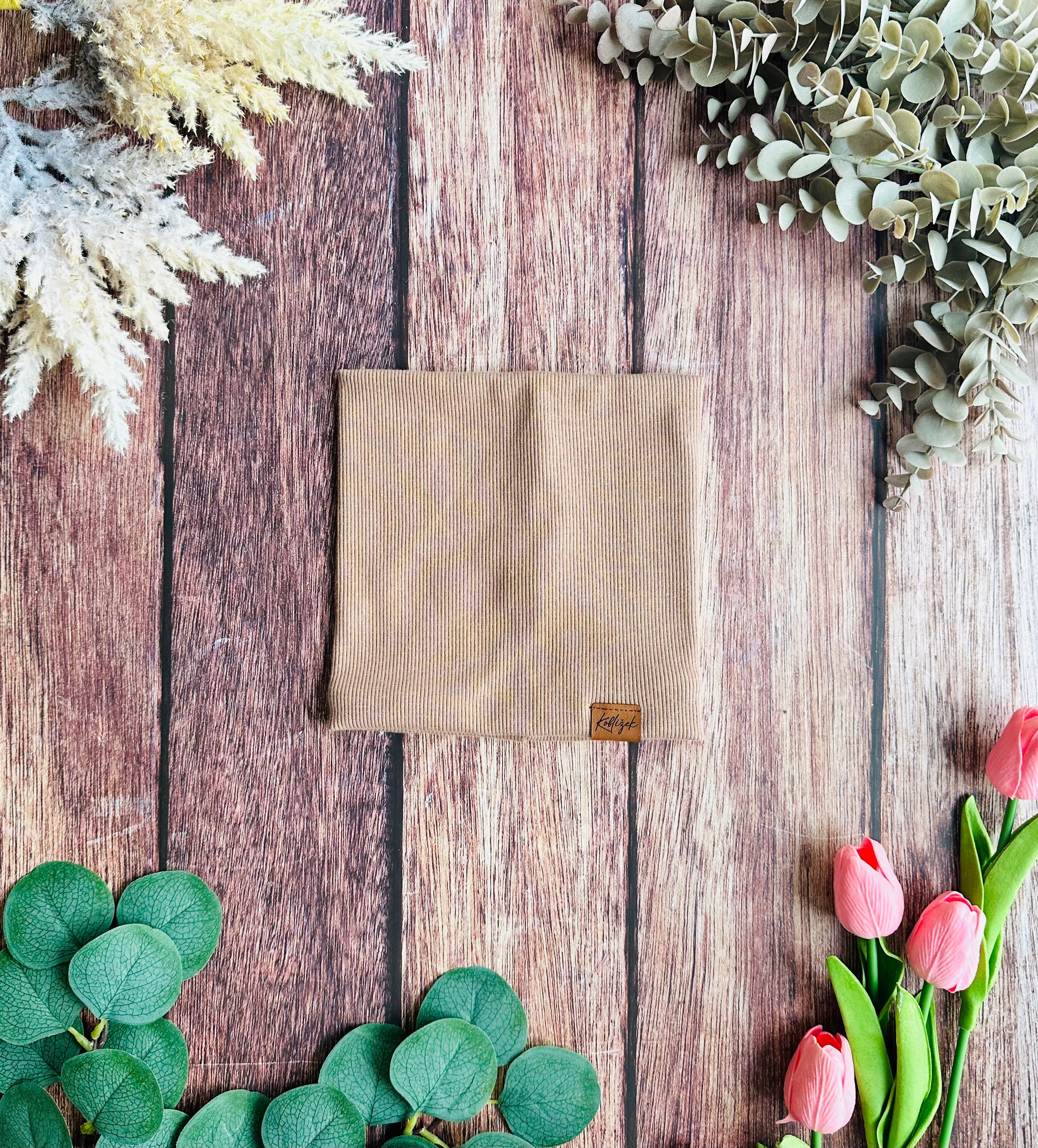 Dvouvrstvý nákrčník Latte