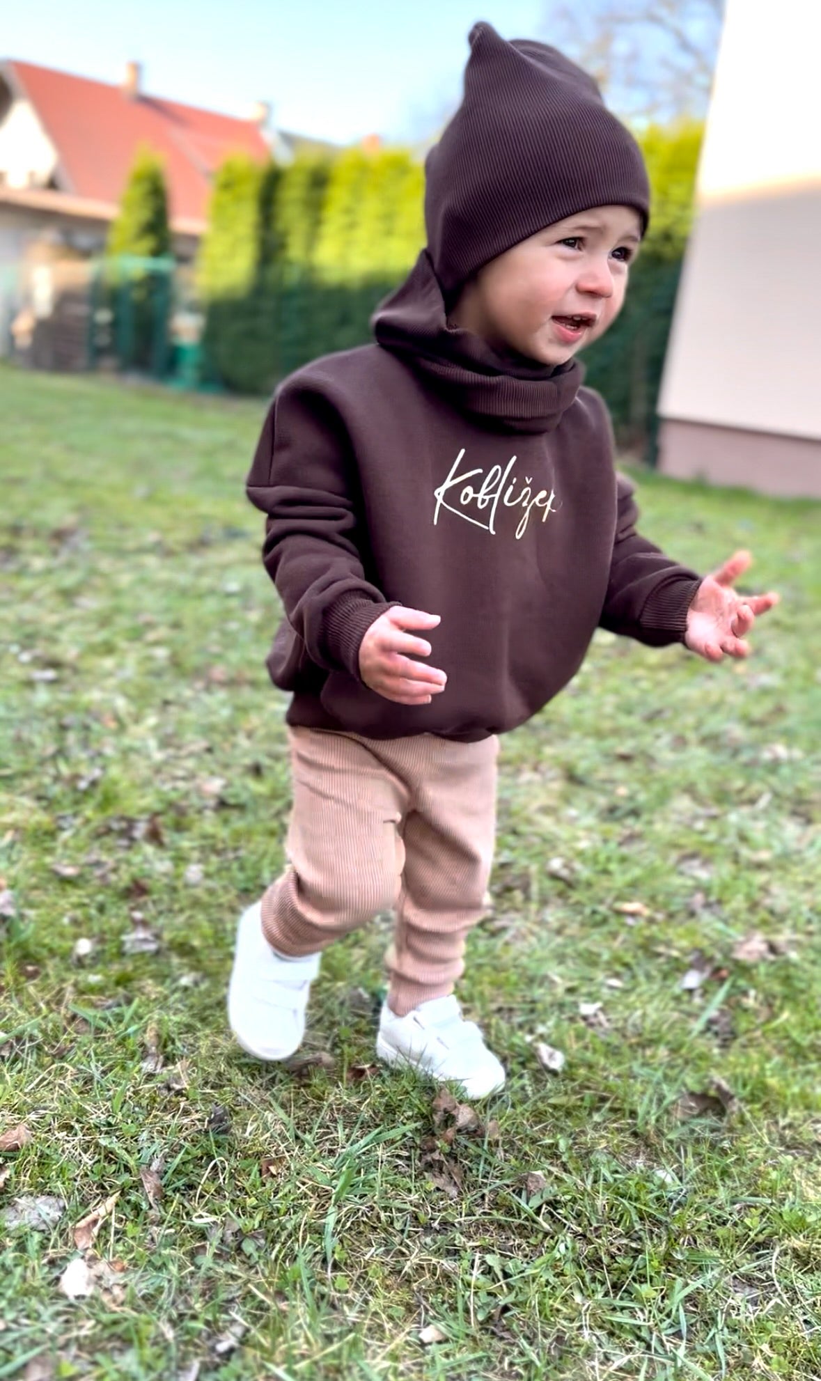 Dvouvrstvý nákrčník Nutella