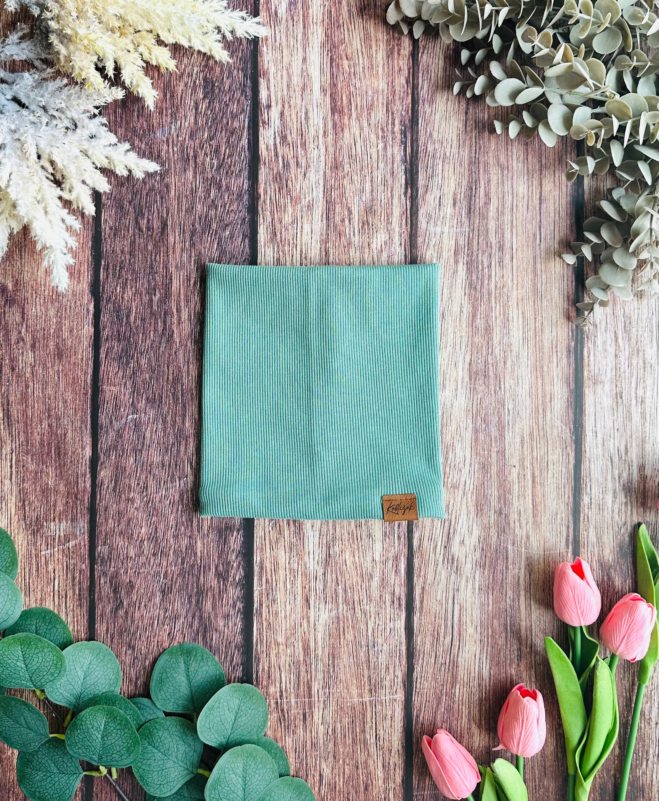 Dvouvrstvý nákrčník Šalvěj