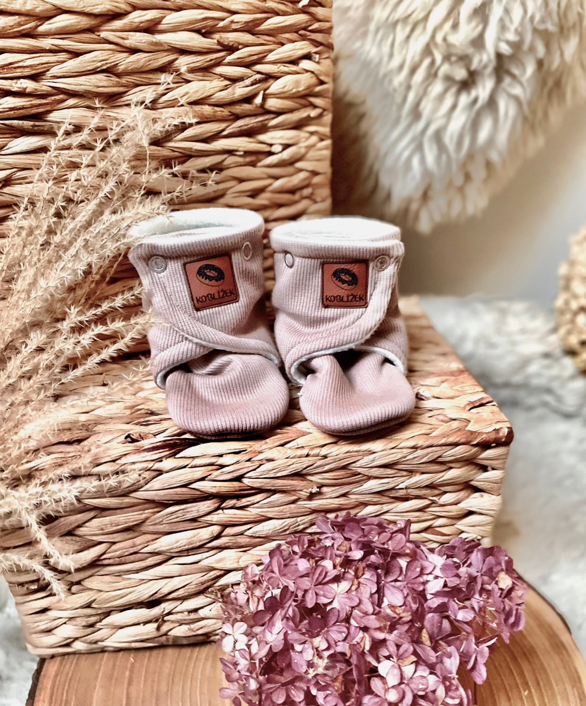 Capáčky Tmavě béžové