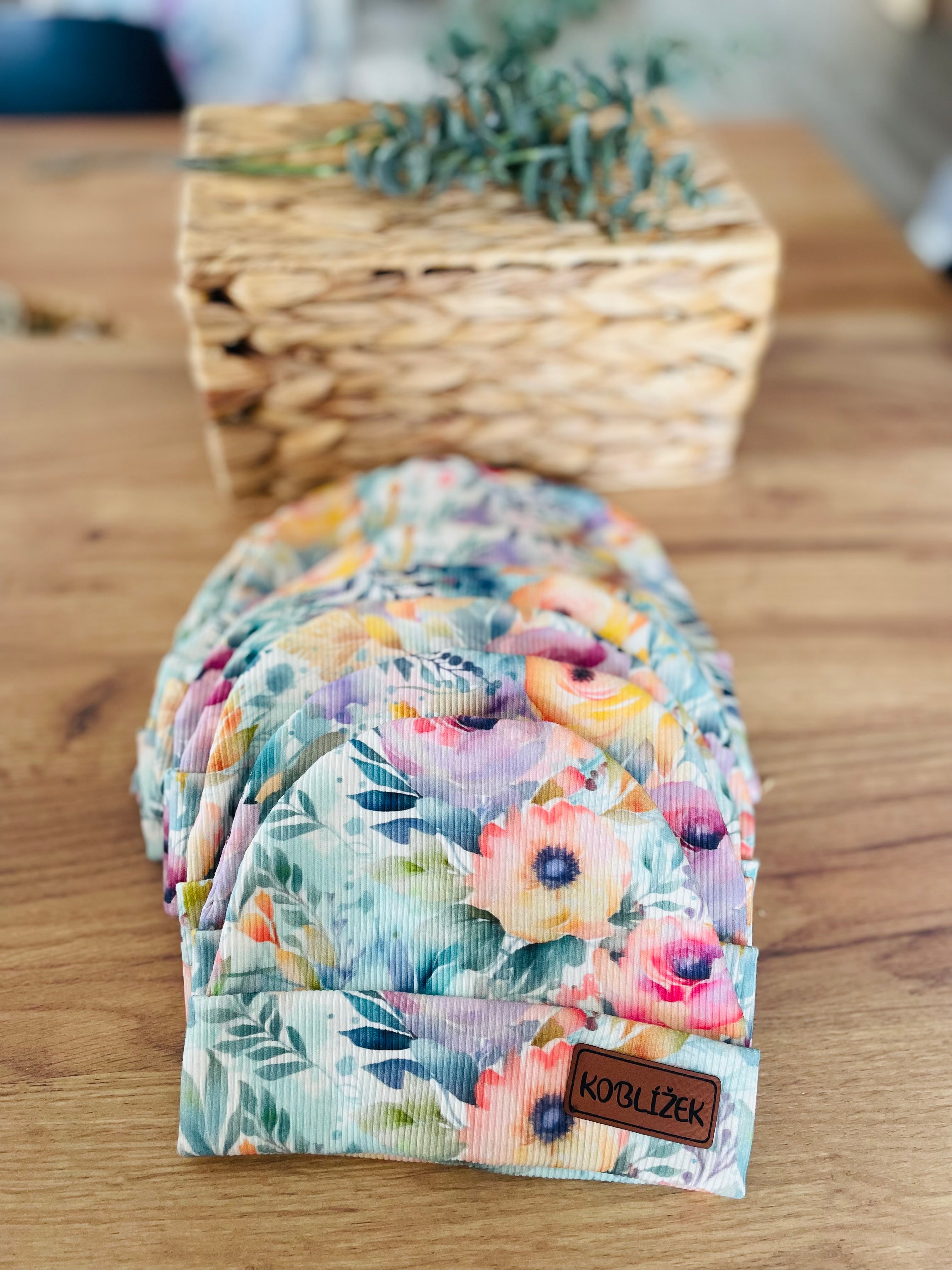 Tyrkysové květiny čepice vel. 68 a 74