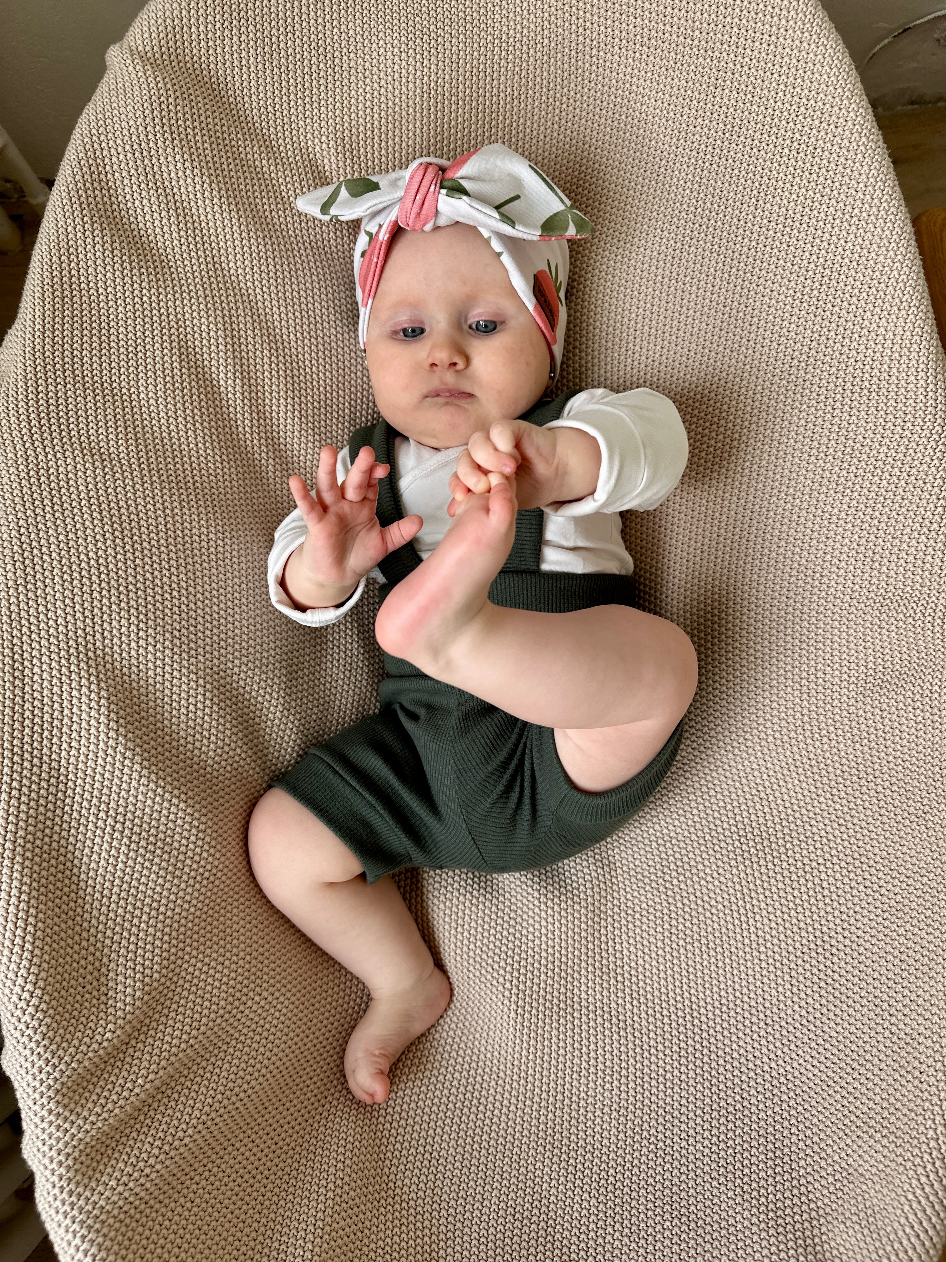 Čelenka Jahody s uzlíkem