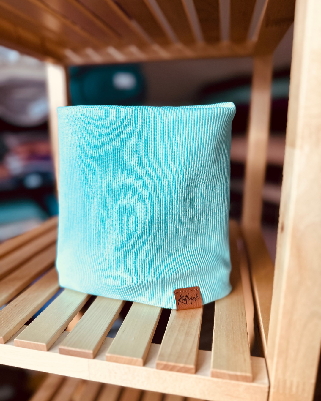 Dvouvrstvý nákrčník Azurit