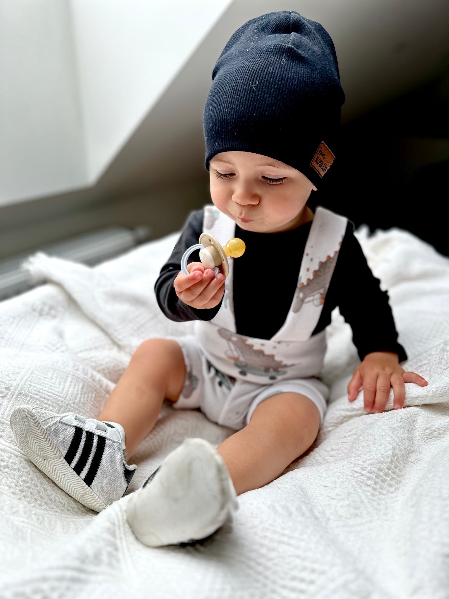 Čepička "Beanie" Dino černá