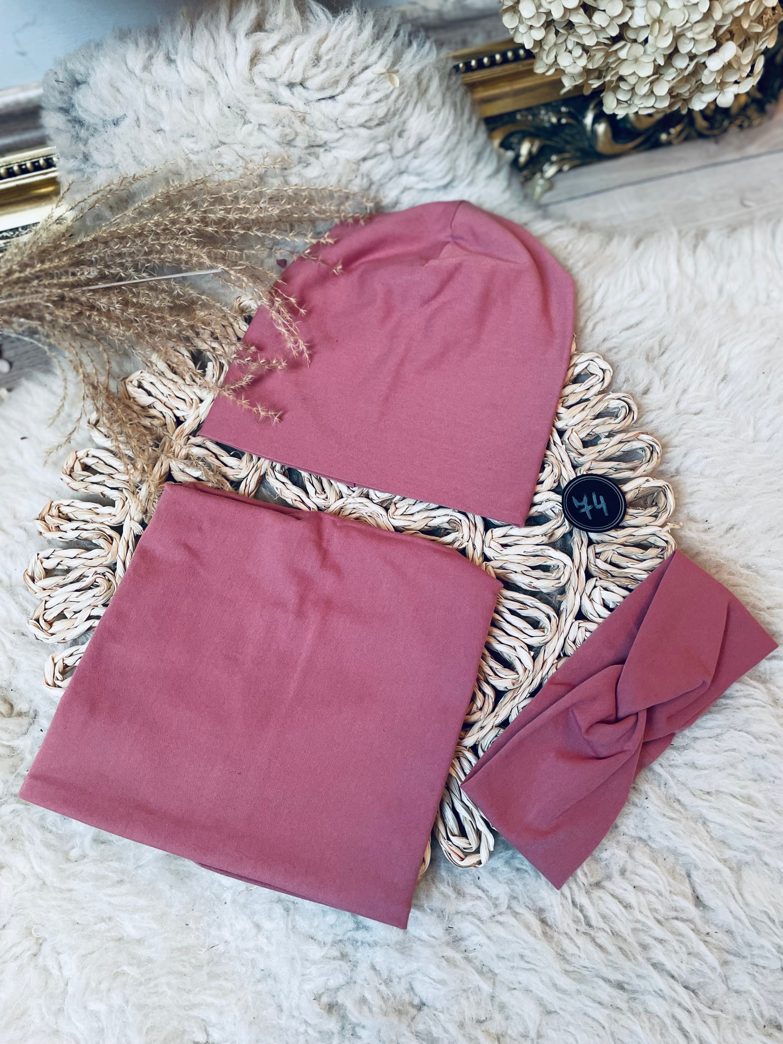 Růžový set SMOKE PINK čepice, nákrčník, čelenka