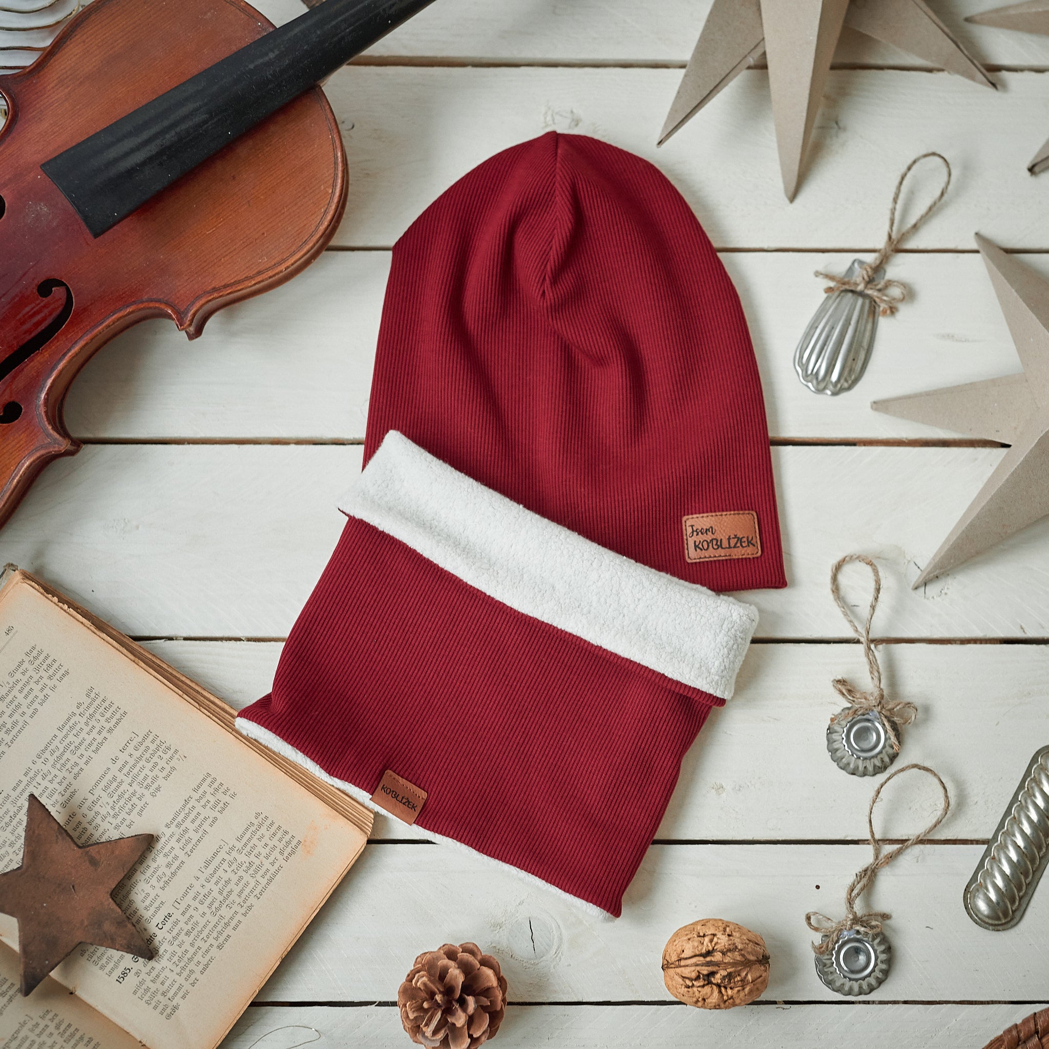 Ušanka s nákrčníkem s BIO beránkem Vínová 98/104 a Zelená 86/92